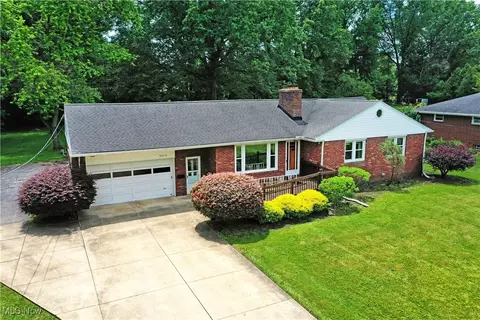 4016 Bruce Dr SE, Warren, OH 44484