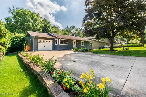 216 W Glenridge Rd, Akron, OH 44319