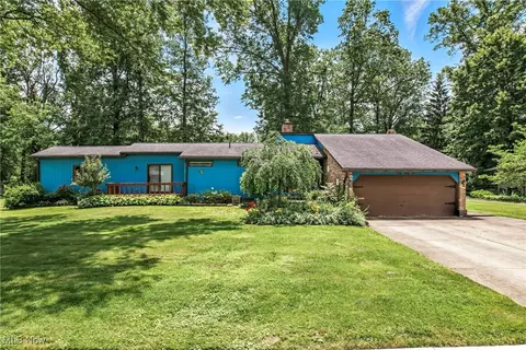 3021 Carlton Dr NW, Warren, OH 44485