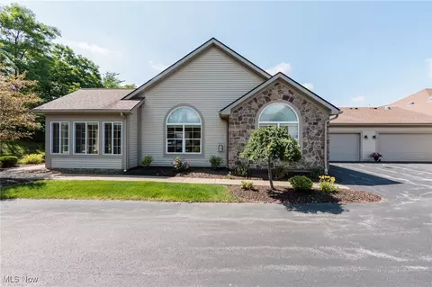 1449 Newman Dr, Brunswick, OH 44212
