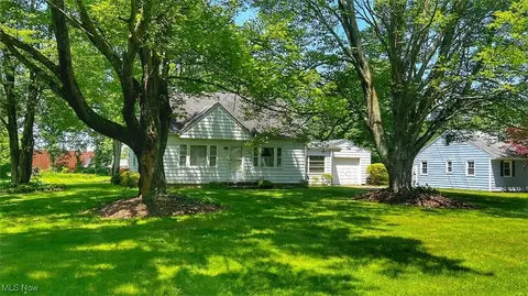 5898 Keller Rd, New Franklin, OH 44319