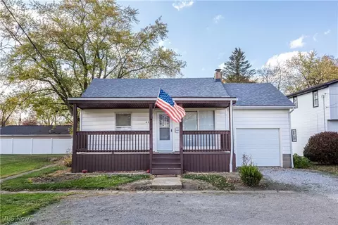 4251 Birchwood Ave, Louisville, OH 44641