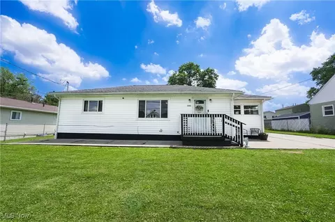 1080 Prospect St, Barberton, OH 44203