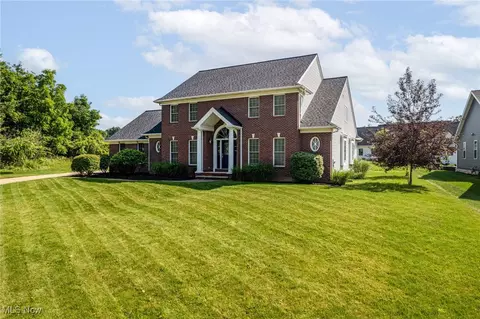 6413 Simmons Dr, Westfield Center, OH 44251