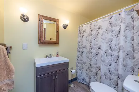 409 Gulf Rd, Elyria, OH 44035 photo 8