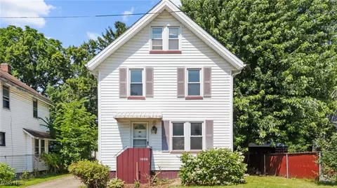 1242 Girard St, Akron, OH 44301