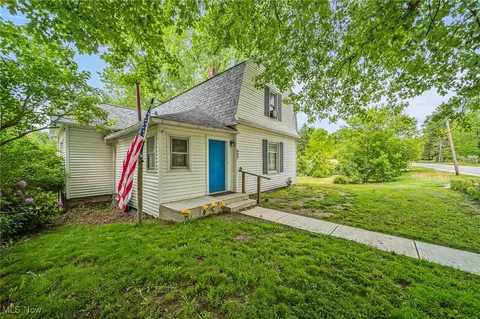 499 E Main St, Madison, OH 44057 photo 2