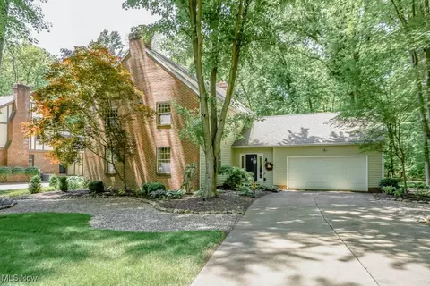6235 Buckley Cir NW, Massillon, OH 44646