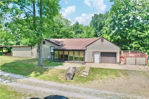 33 Knight Ln, Big Bend, WV 26136