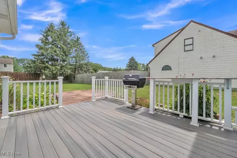 724 Kent Cir, Elyria, OH 44035 photo 22