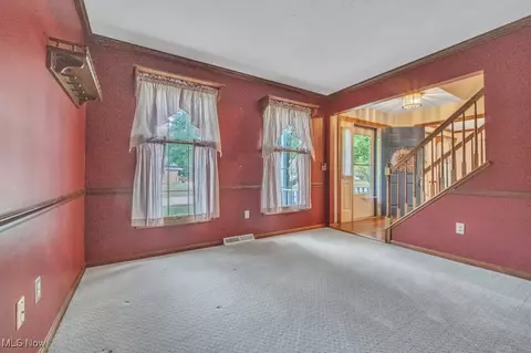 724 Kent Cir, Elyria, OH 44035 photo 8