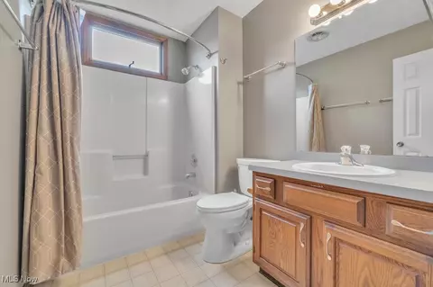 724 Kent Cir, Elyria, OH 44035 photo 33