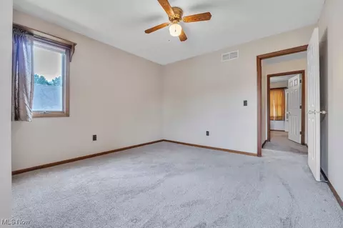 724 Kent Cir, Elyria, OH 44035 photo 32