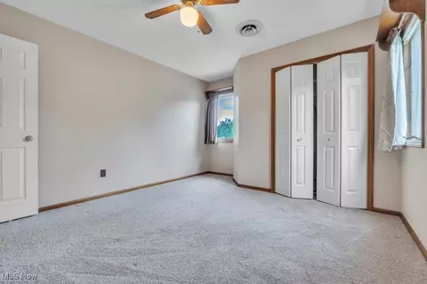 724 Kent Cir, Elyria, OH 44035 photo 31