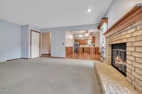 724 Kent Cir, Elyria, OH 44035 photo 12