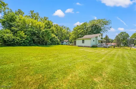 Exterior - 1016 W 55th St, Ashtabula, OH 44004 photo 3 of 3