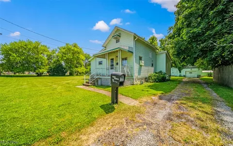Other - 1016 W 55th St, Ashtabula, OH 44004 photo 2 of 13