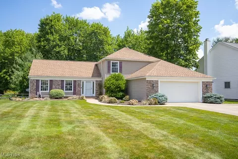 20622 Wildwood Ln, Strongsville, OH 44136