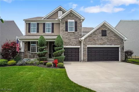 48 Garnett Cir, Akron, OH 44321