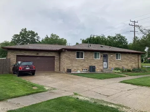 6054 Pearl Rd, Parma Heights, OH 44130