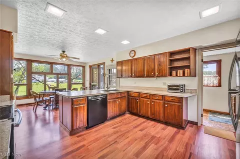 2424 Dock Rd, Madison, OH 44057 photo 14