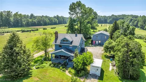 2424 Dock Rd, Madison, OH 44057