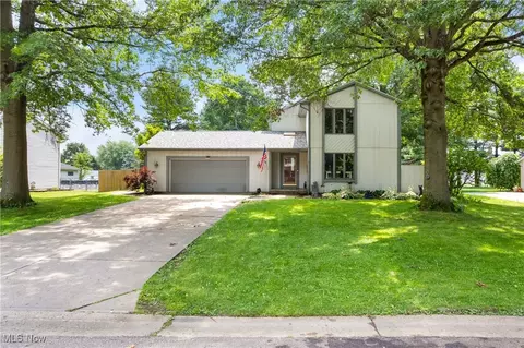 1558 Windcrest St NW, North Canton, OH 44720