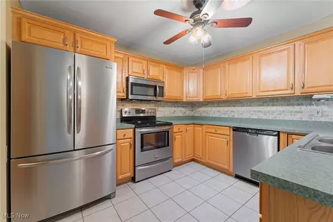2270 Wright State Dr SE, Massillon, OH 44646 photo 8