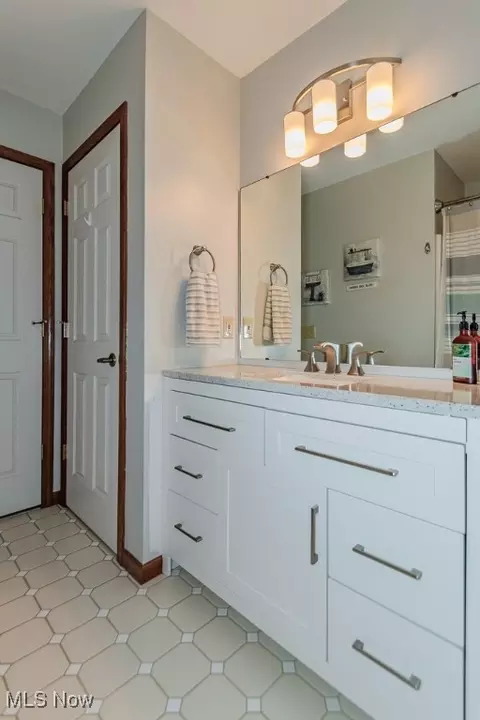 Bath - 101 Middle Post Pt, Chardon, OH 44024 photo 6 of 7
