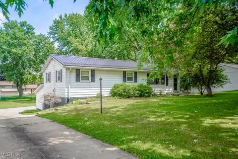 3603 Dotwood St NW, North Canton, OH 44720
