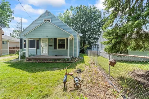 302 Bender Ave, Akron, OH 44312