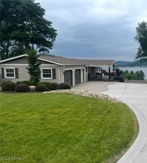 106 Manito Trl, Malvern, OH 44644
