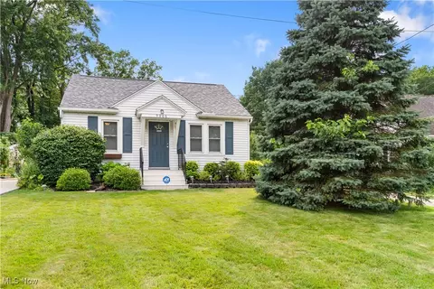 9066 Charles Ct, Twinsburg, OH 44087