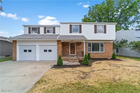 6439 Beverly Dr, Parma Heights, OH 44130