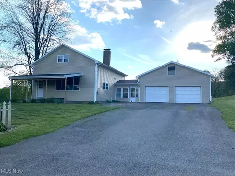 5725 Carbon Hill Rd, East Palestine, OH 44413