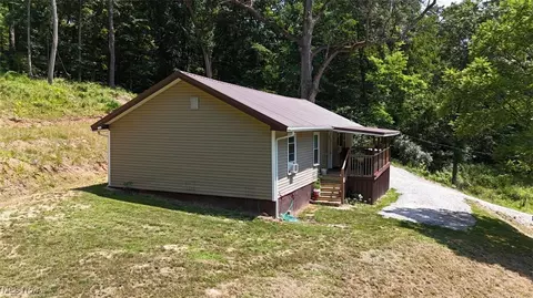 3028 Volcano Rd, Walker, WV 26180 photo 2
