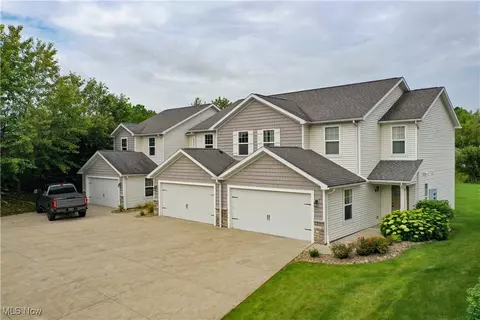 Exterior - 1315 Cascade Cir E, Canton, OH 44708 photo 4 of 4