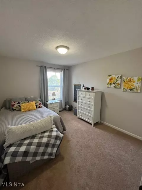 Bedroom - 1315 Cascade Cir E, Canton, OH 44708 photo 5 of 7