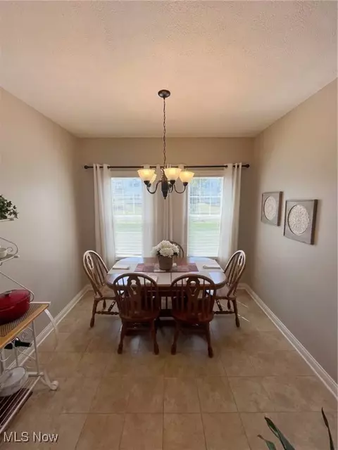 Dining - 1315 Cascade Cir E, Canton, OH 44708 photo 1 of 1