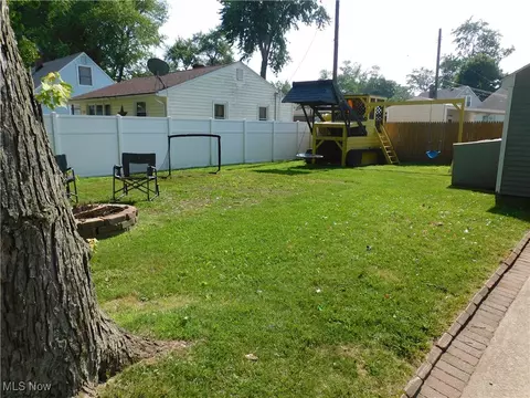 2804 Avon Blvd, Ashtabula, OH 44004 photo 3