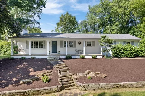 7635 Ravine Dr NW, North Canton, OH 44720