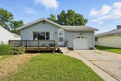171 Best St, Bedford, OH 44146