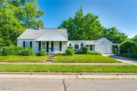 801 Caddo Ave, Akron, OH 44305