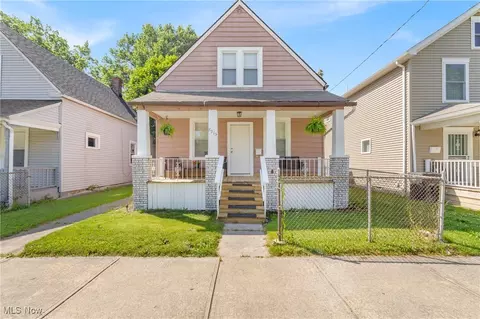 7915 Elton Ave, Cleveland, OH 44102