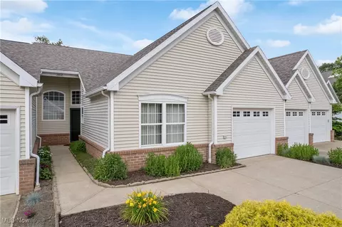 2812 Stratford Cir, Akron, OH 44312