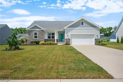13176 Barrington Dr, Grafton, OH 44044