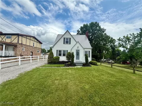 2614 Eldersville Rd, Follansbee, WV 26037