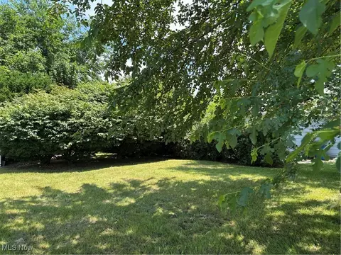 1067 Shadowrow Rd, Willoughby, OH 44094 photo 7