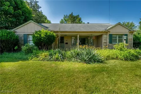 18943 Story Rd, Rocky River, OH 44116