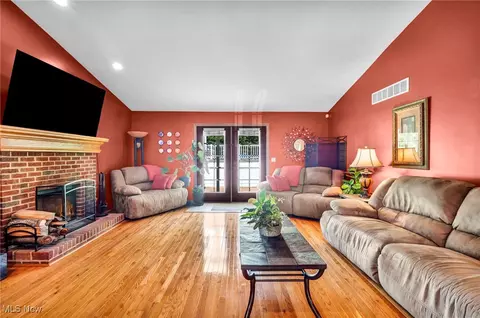 2040 Hackberry St, Akron, OH 44301 photo 15